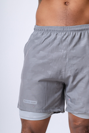 Short deportivo con lycra hydroguard camuflaje